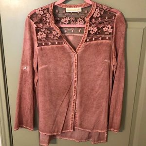 ⚡️ 3/$20 ⚡️ SALE ⚡️ Dusty Rose Lace Button Down
